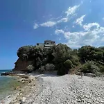 Lejlighed Breathtaking Oceanfront View & Private