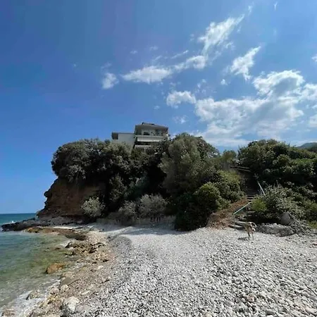 Apartman Breathtaking Oceanfront View & Private
