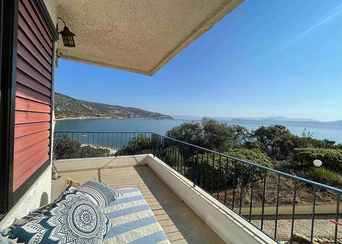 Apartment Breathtaking Oceanfront View & Private