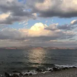 Breathtaking Oceanfront View & Private 아파트 시로피가도