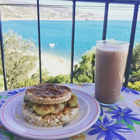 Apartment Breathtaking Oceanfront View & Private Xiropigado