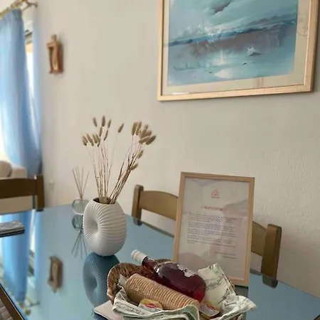 Breathtaking Oceanfront View & Private Apartman