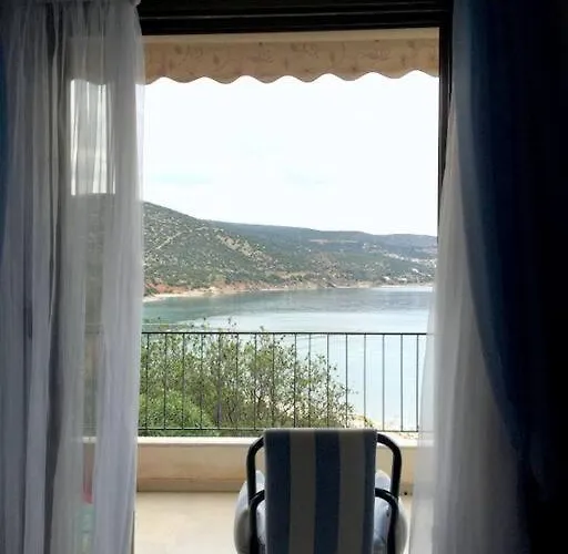 Breathtaking Oceanfront View & Private 아파트