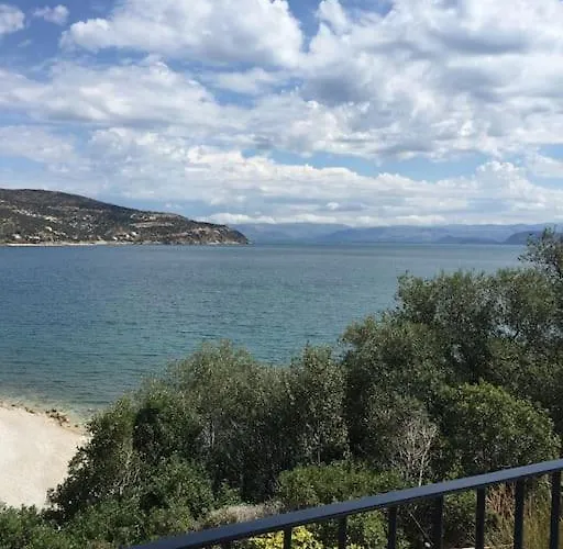 Breathtaking Oceanfront View & Private 아파트 시로피가도